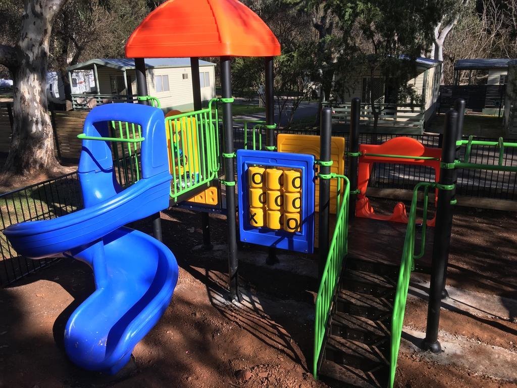 ホテル Adelaide Brownhill Creek Tourist Park エクステリア 写真