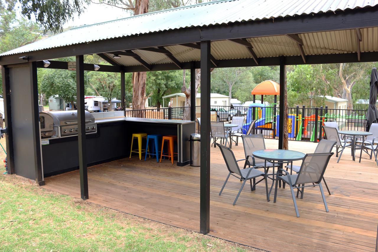 ホテル Adelaide Brownhill Creek Tourist Park エクステリア 写真