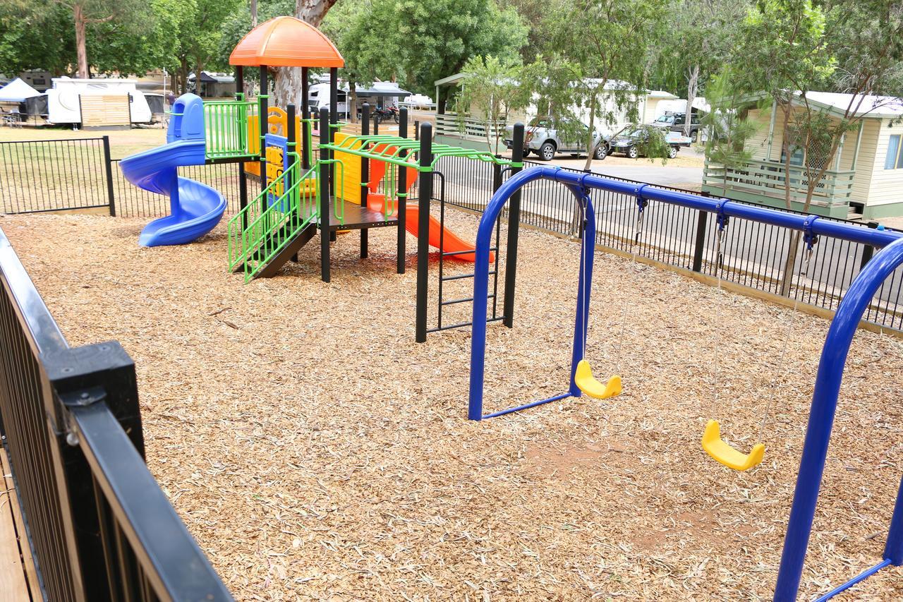 ホテル Adelaide Brownhill Creek Tourist Park エクステリア 写真